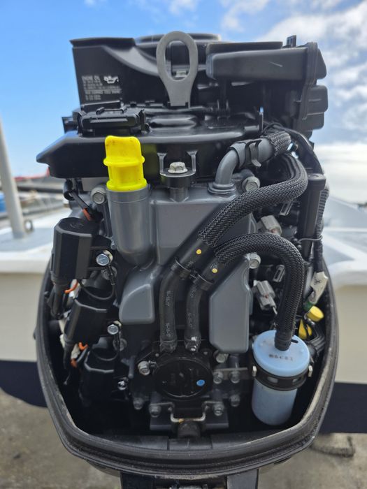 Barco  4.70m  motor 25 kv