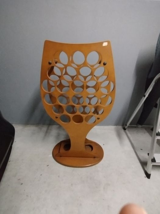 Garrafeira em ótimo estado