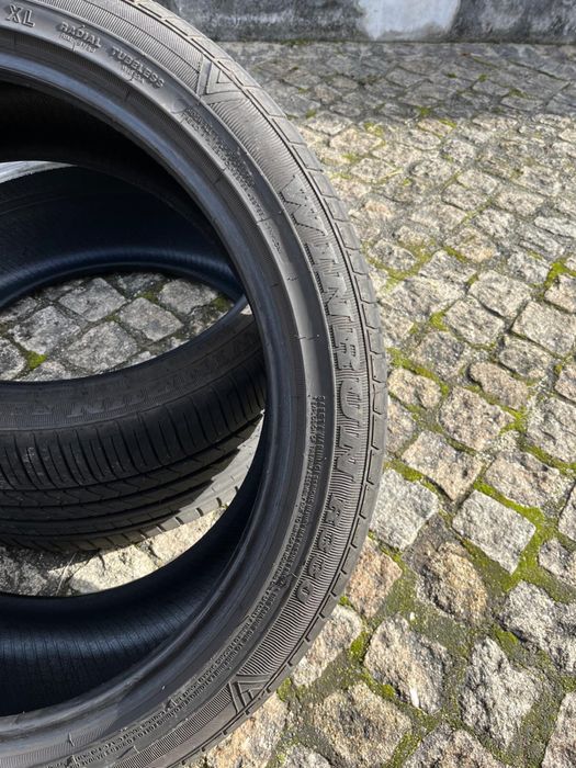 Pneus 315/35 R20 e 275/40 R20