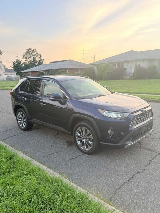 Toyota RAV4 Limited      2019