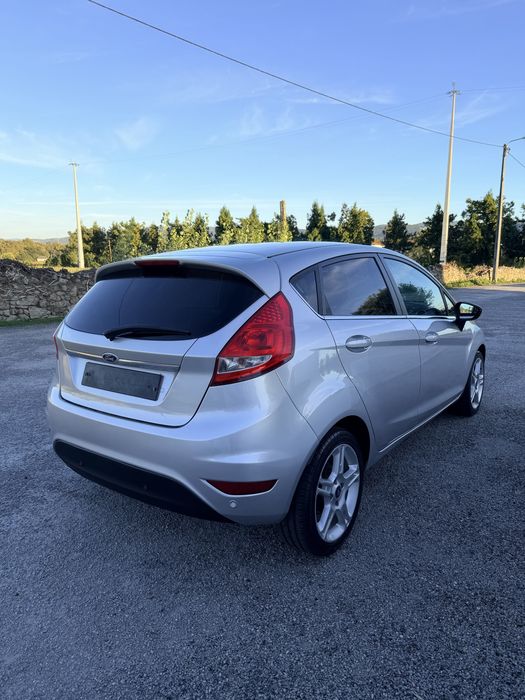 Ford fiesta 1.6 tdci motor PSA 110 cv exlente estado .