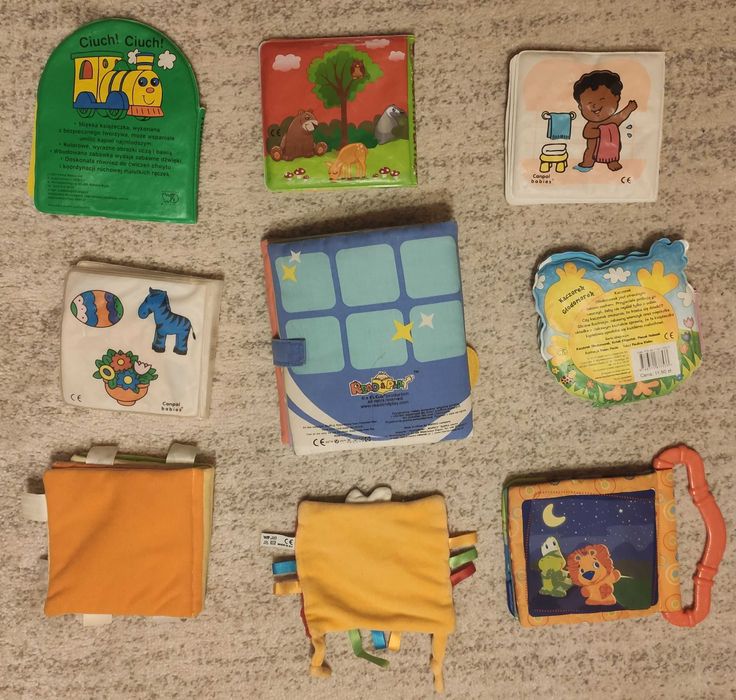 Zestaw zabawki książeczki dla niemowląt piszczące 9 sztuk