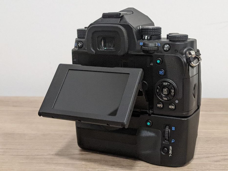 Pentax KP + D-BG7