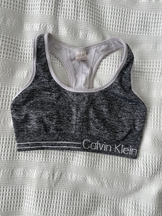 Топ Calvin Klein