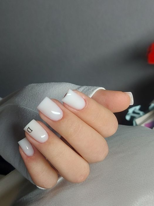 Маникюр и педикюр