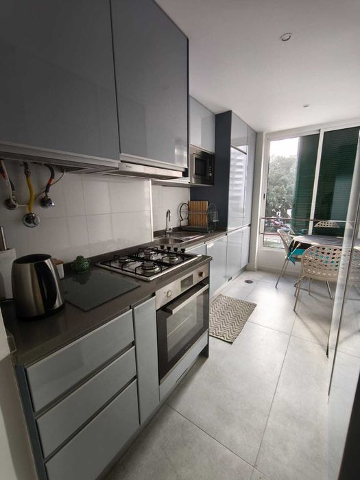 Apartamento/Condomínio com 2 quartos e 1 casa de banho