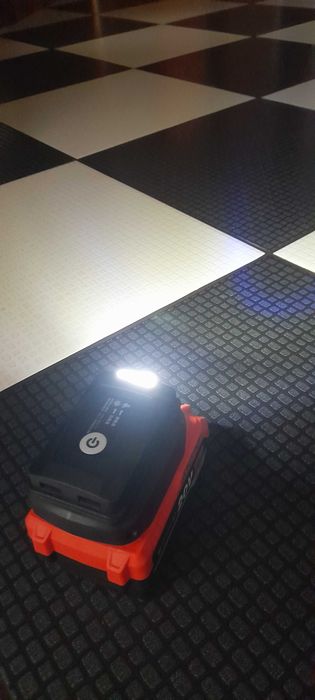 Адаптер/павербанк на макіту з ліхтарем і 2usb