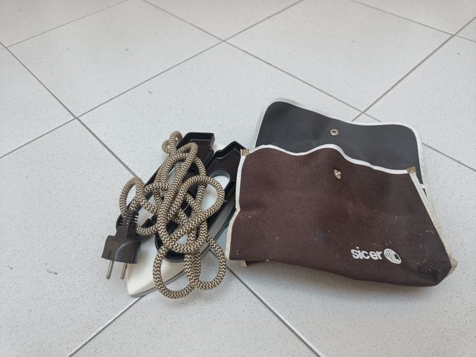 Ferro de Engomar elétrico antigo