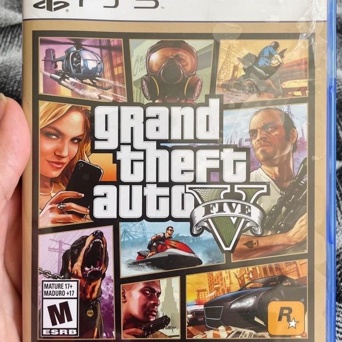 Fc 24 e GTA5 Ps5 vendo ou troco