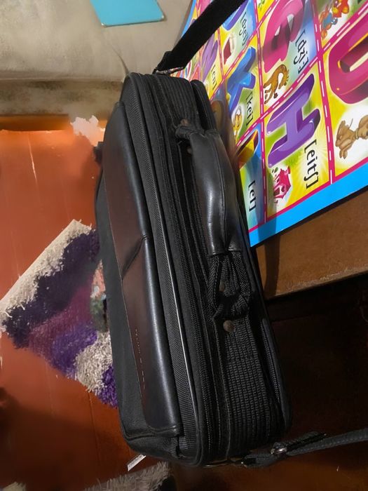 Сумка для ноутбука плотна