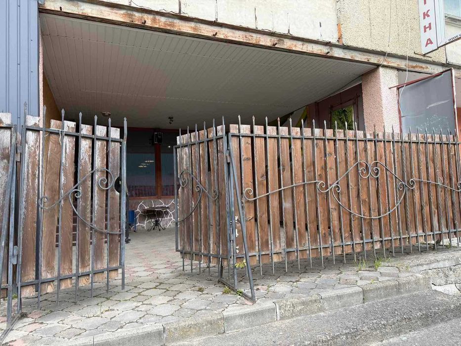 Продаж фасадного приміщення, Сам центр, у м. Стебник!