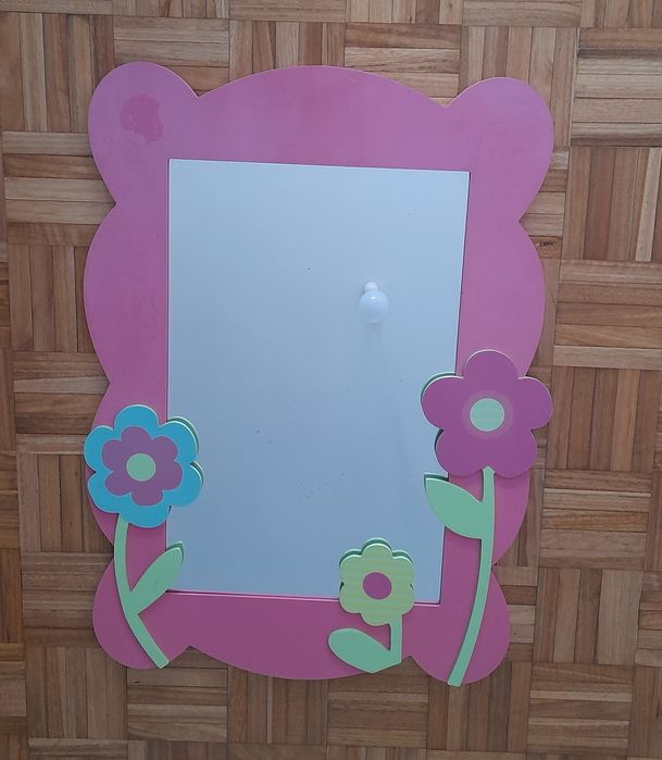 Espelho Rosa de Quarto de Menina
