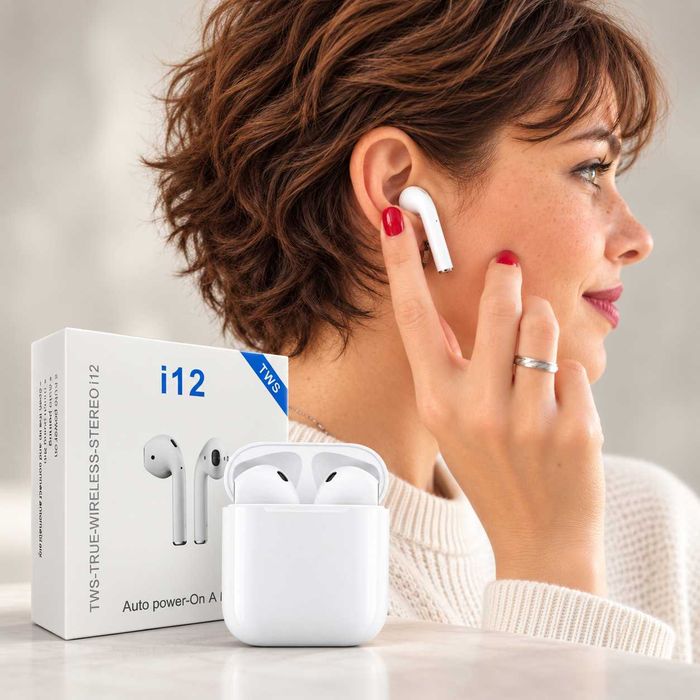 Беспроводные наушники i12 TWS Bluetooth с зарядным кейсом — белые