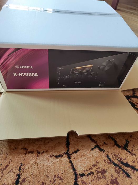 Amplituner YAMAHA R-N2000A