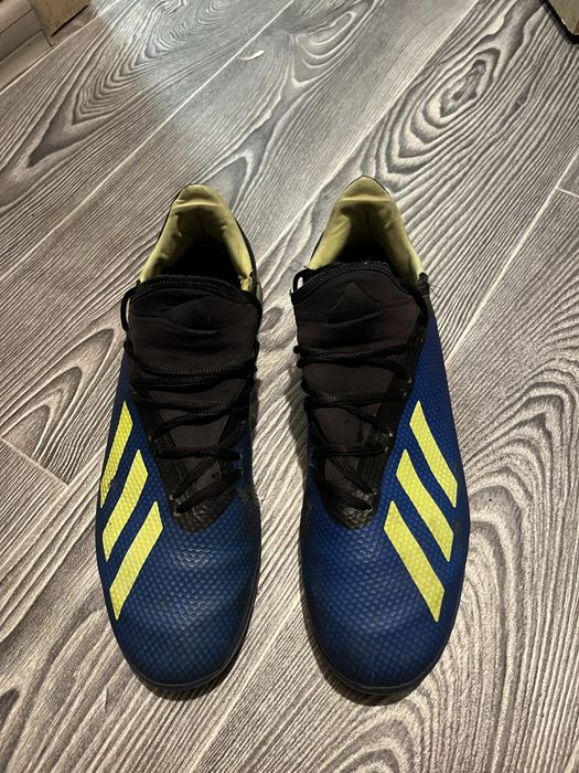 Продам сороконіжки футзалки Adidas розмір 44
