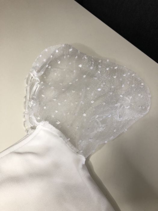 Bluzka z bufiastymi rękawami