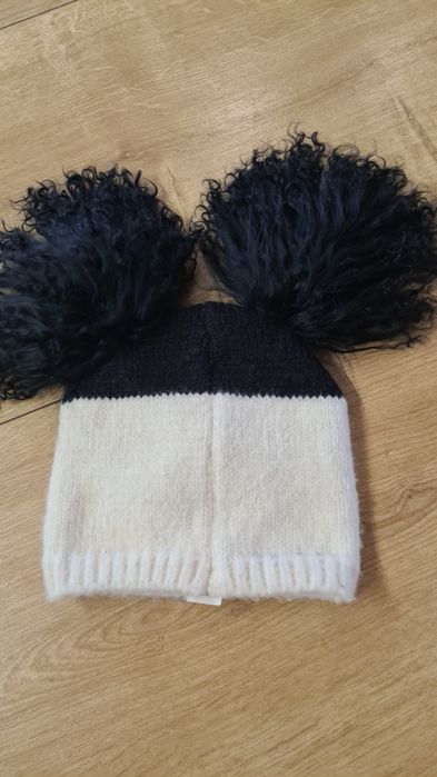 Czapka Kot Kotek. Uszy duże pompony. Wąsy. Oczy z cyrkonii kryształy.