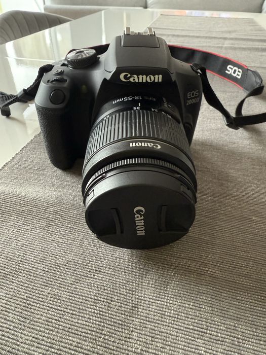 Máquina Fotográfica CANON EOS 2000D + 18-55 IS STM + 75-300