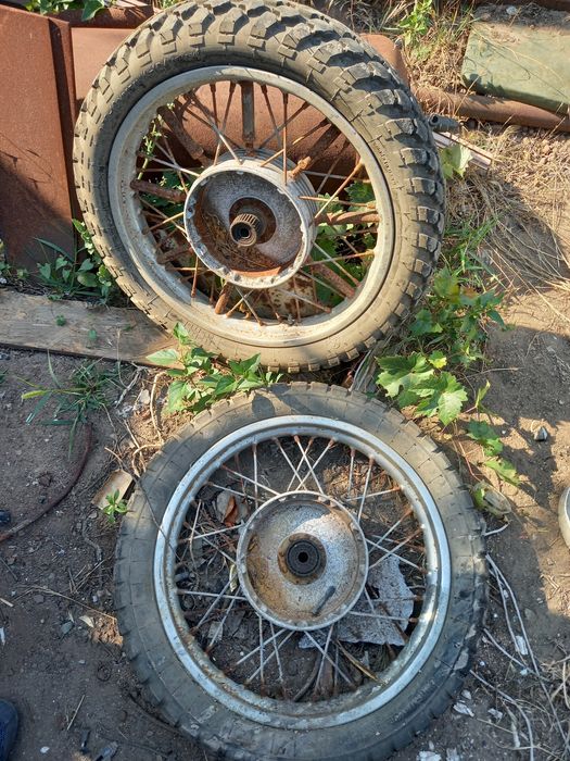 Колеса в зборі на мото