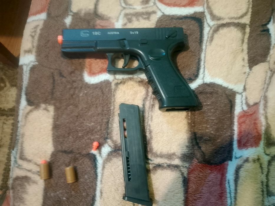 Пістолет іграшковий