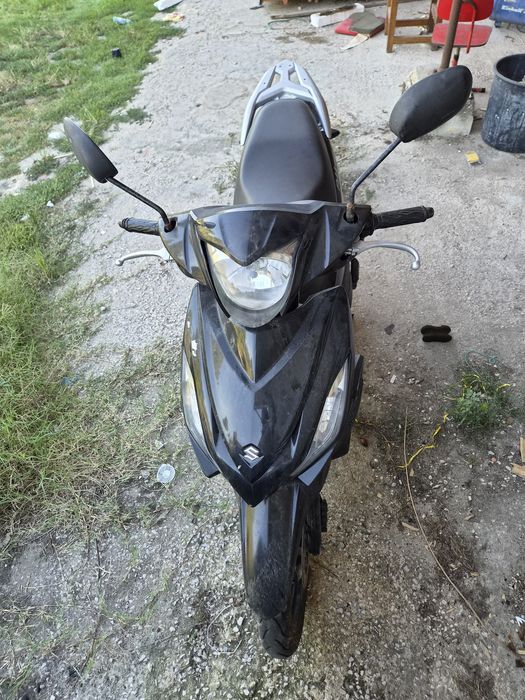 Vendo mota Suzuki