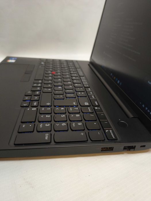 Laptop Lenovo ThinkPad E16 G1 Gen 1 16" Intel Core i5-1335U 16/512 GB
