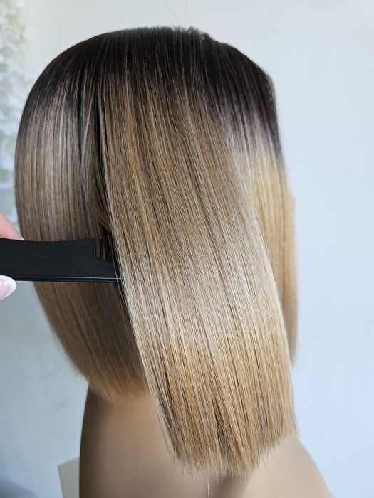 Peruka premium Kim bob piaskowo beżowy blond naturalna fryzura