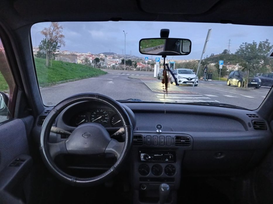 Nissan micra 1.0 apenas 131 mil kilometros