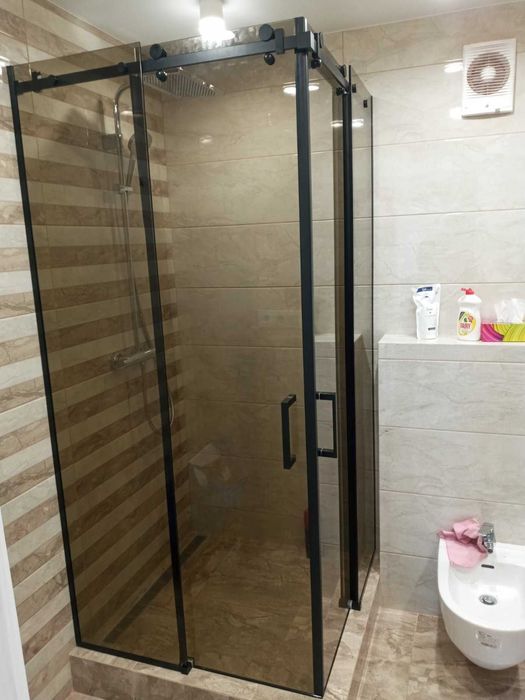 Душові кабіни, двері в душ, шторки на ванну. Перегородки для душу.