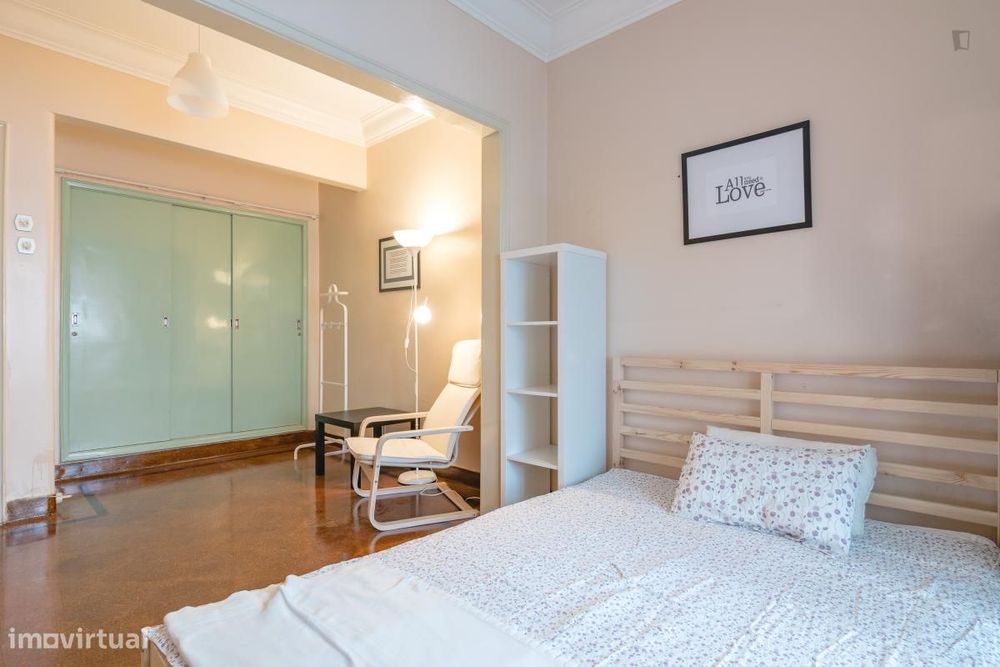 Quarto - localizado em Saldanha Lisbon