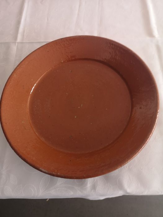 Prato de barro para cericaia