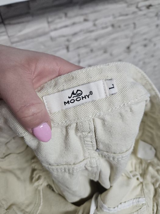 Szorty spodenki jeansowe bezowe ze złotem Mochy rozmiar L