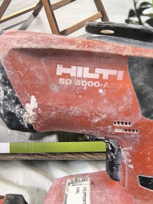Máquina hilti sem carregador com uma bateria
