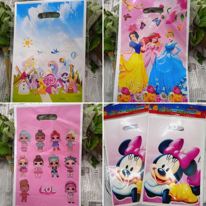 Подарункові фасовочні пакети на день народження свято у садочок школу