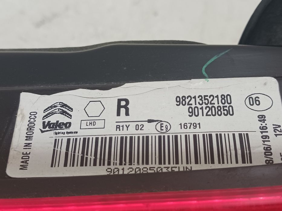 Farolim da mala direito CITROËN C4 Cactus Enterprise (0B_, 0P_)