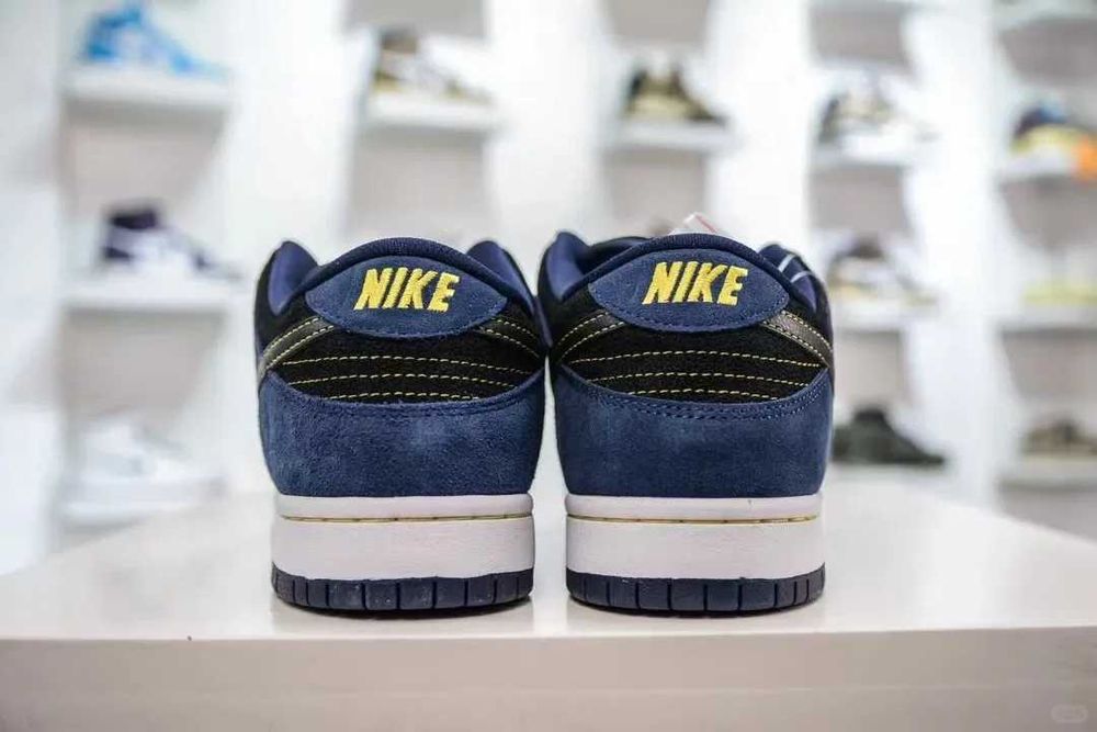 Nike_Dunk_SB_Granatowy_R. 39