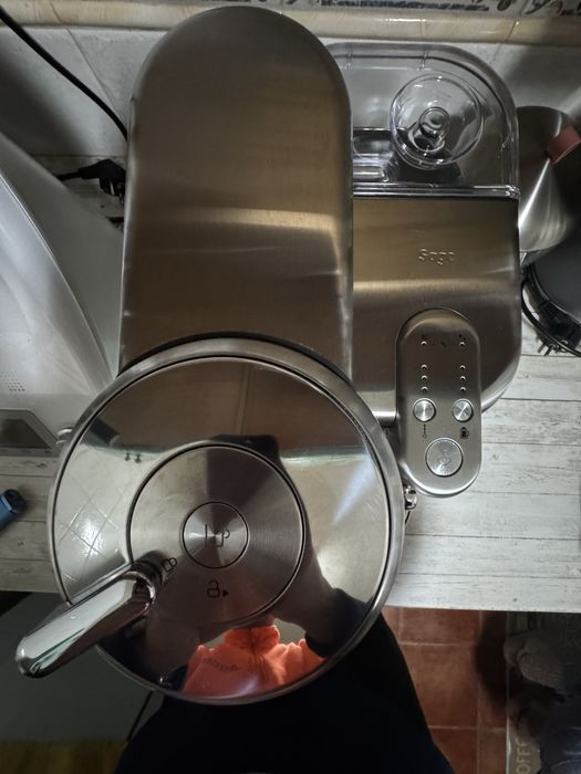Máquina de Café Vertuo Creatista