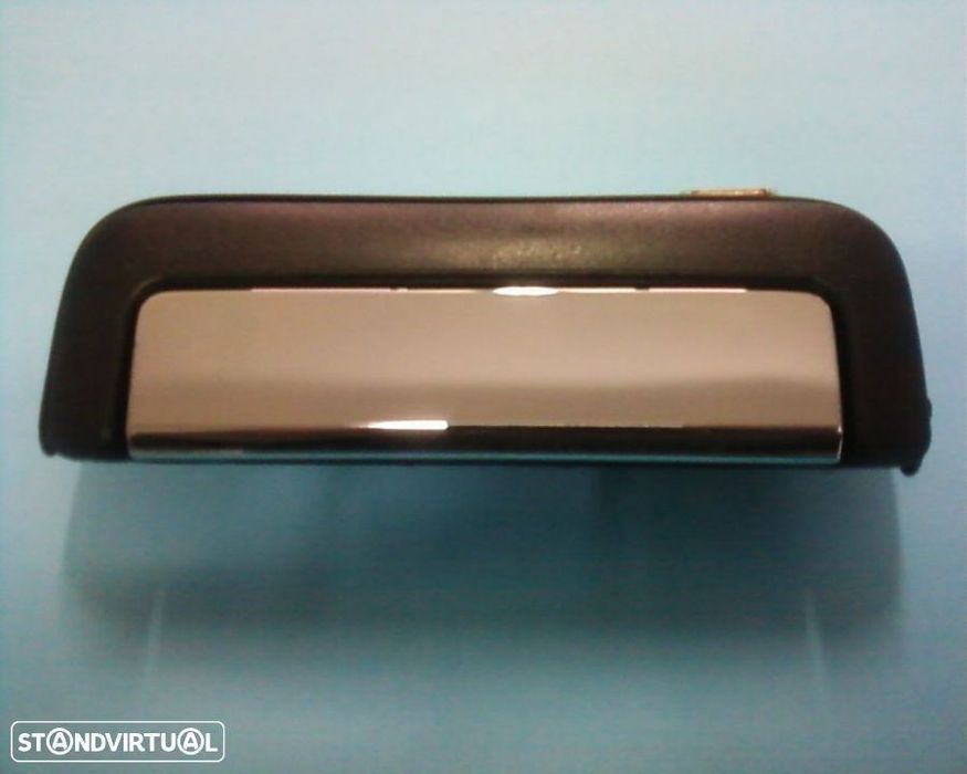 puxador tampa mala Mitsubishi L200 anos de 1996 até 2005 (NOVO)