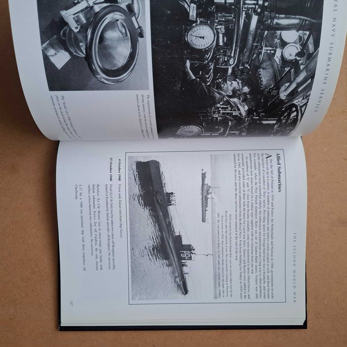 "The Royal Navy Submarine Service" de Antony Preston