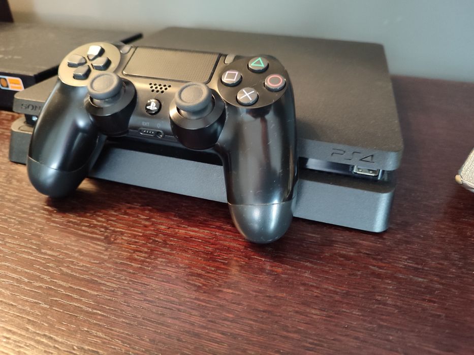 Zestaw Ps4 konsola PlayStation 4 Sony Slim 1 TB komplet Pad gra