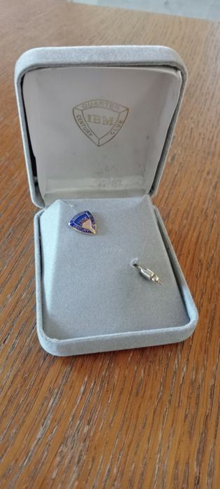 IBM Quarter Century Club 10k folheado a ouro e esmalte
