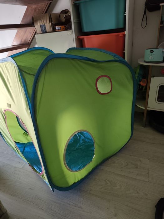 Tenda infantil com túnel
