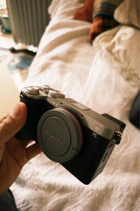 Sony A7C II Full Frame + 2 Baterias Originais