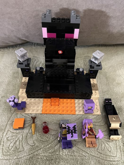 LEGO Minecraft Кінцева арена (21242)