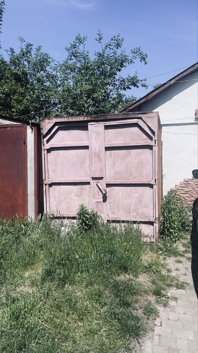 Контейнер 5 тонний. Самовивіз. Ширина 2 м.,  довжина 2,5 м., Висота 2,1  м