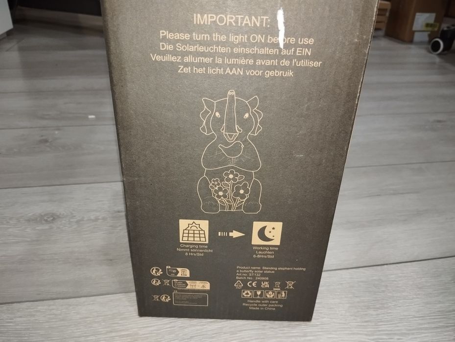 Lampka solarna ogrodowa