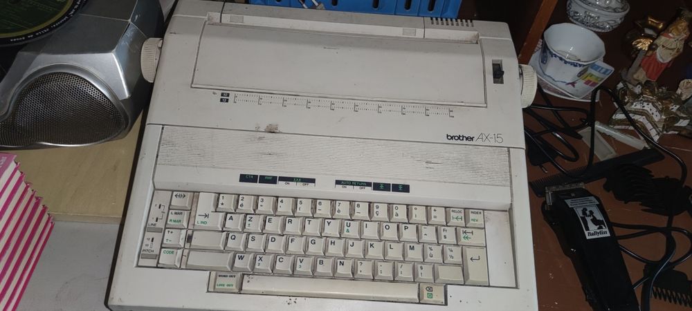 2 Maquinas de Escrever Vintage ( Ler anuncio)