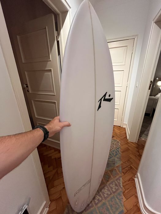 Prancha Rusty  6’0 35L - foi 5 vezes à agua