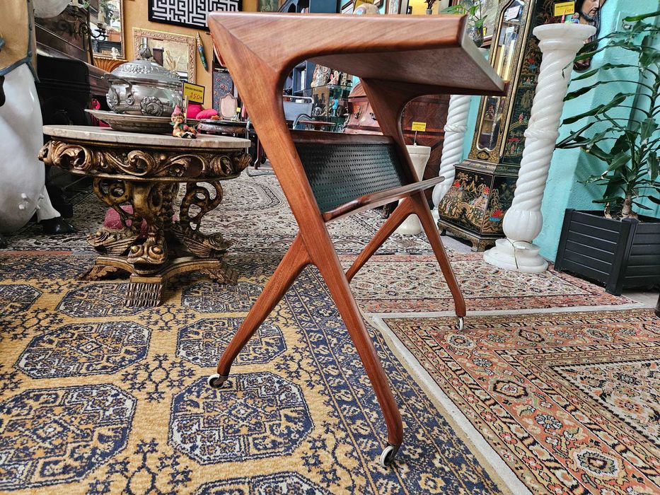 Lindíssima secretária secretária vintage - Restaurada