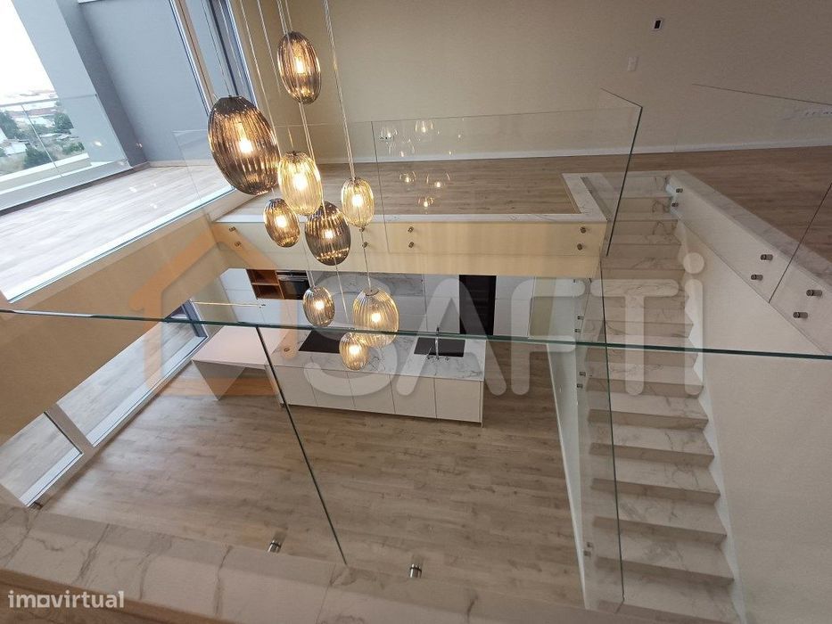 Apartamento T3 duplex de luxo às portas da cidade do Montijo